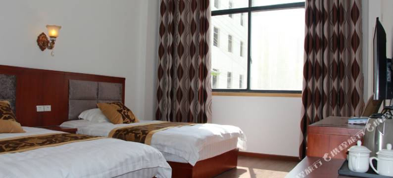 薄刀峰鹞子山庄图片