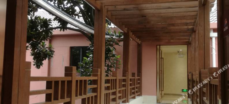 鹿溪精选酒店(上海国际旅游度假区店)图片