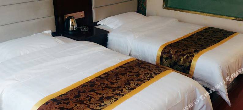 碌曲阳光假日酒店图片