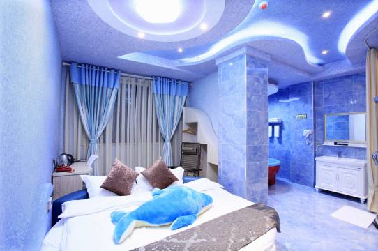 达州美沸尔河景主题酒店