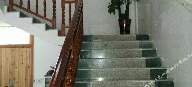 阳朔杨堤江畔渔家图片