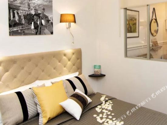 巴黎蒙日药妆店(79 Rue Monge)