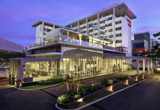 Mercure Serpong Alam SuteraHotel Overview