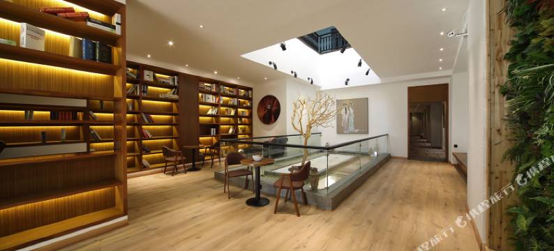 见外精品客栈(海口骑楼老街钟楼店)图片