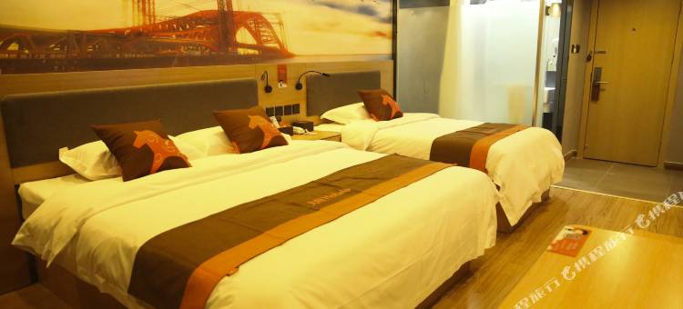 骏怡精选酒店(隆化县存瑞中学店)图片