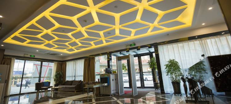 榴莲糖果精品酒店(乌鲁木齐人民电影院北门地铁站店)图片