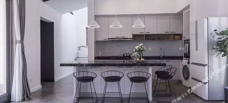 栖海里民宿(孤独图书馆礼堂店)图片