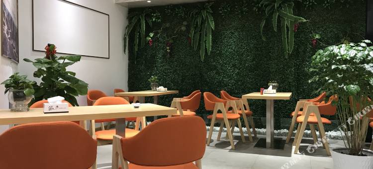 名人酒店(玉林火车站南兴广场店)图片