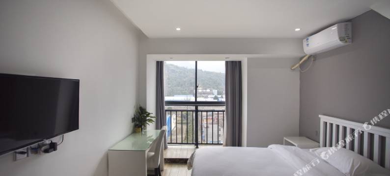 张家界喵先生主题客栈(张家界天门山国家森林公园店)图片