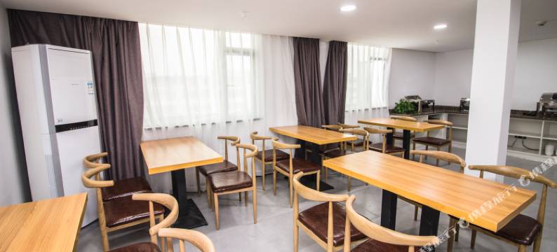 城市商旅精选酒店(高安大道鹏泰百货店)图片