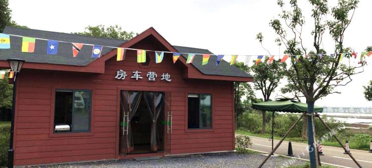 武汉龙灵山森林房车营地图片