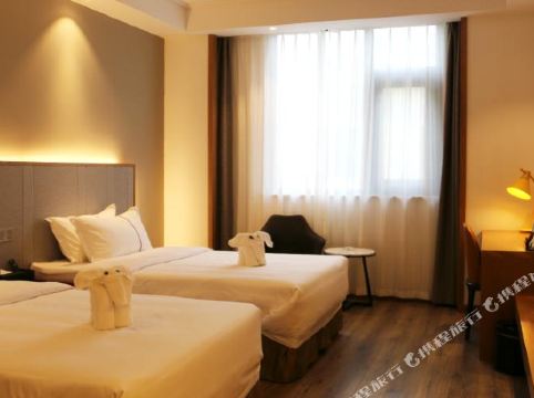 泰州会宾楼精品酒店    分(1条点评) 223起距离376米立即预订