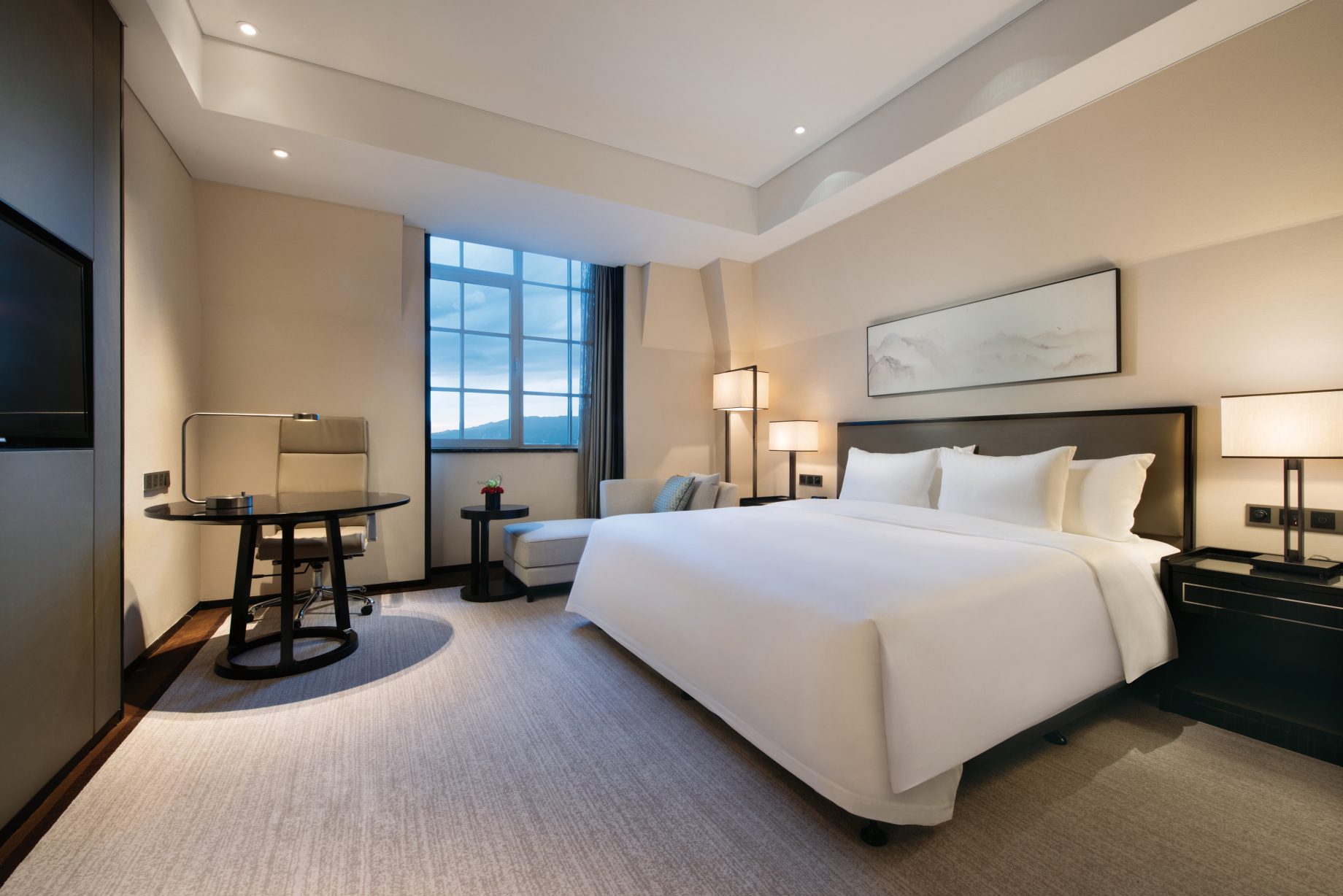 Crowne Plaza Hotel HuailaiOver view