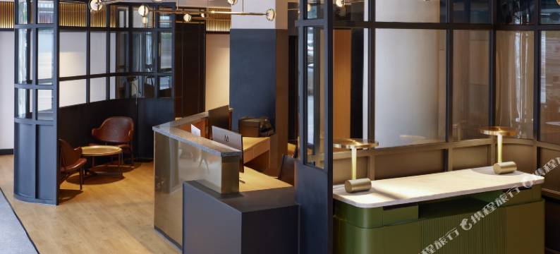 SFEEL设计师酒店(成都火车南站店)图片