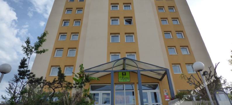 Kyriad Pau Lons图片