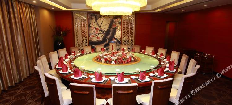 艳阳天新荆楚酒店(黄冈遗爱湖东坡外滩店)图片