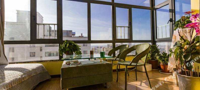 武威栖游太空舱青年客栈图片