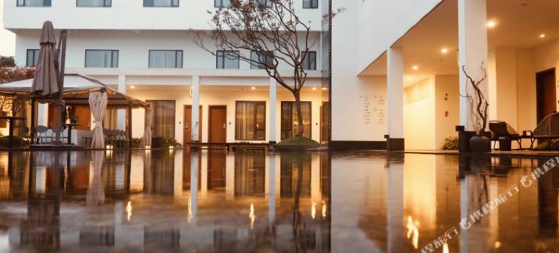 蜀中驿瓦舍旅行酒店(雅安蒙顶山店)图片