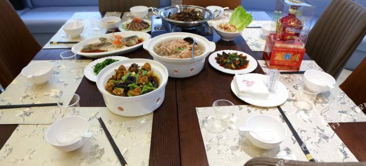 逸佳大酒店(十堰竹溪县绿谷中央城店)图片