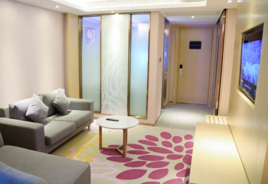 Lavande Hotel Shenzhen Shajing Houting Subway Station Branch Hotel Overview
