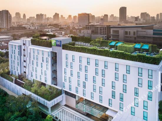 曼谷索伊鬆維亞智選假日酒店