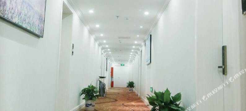 沐光酒店(市立医院金龙岗青年艺术街区店)图片