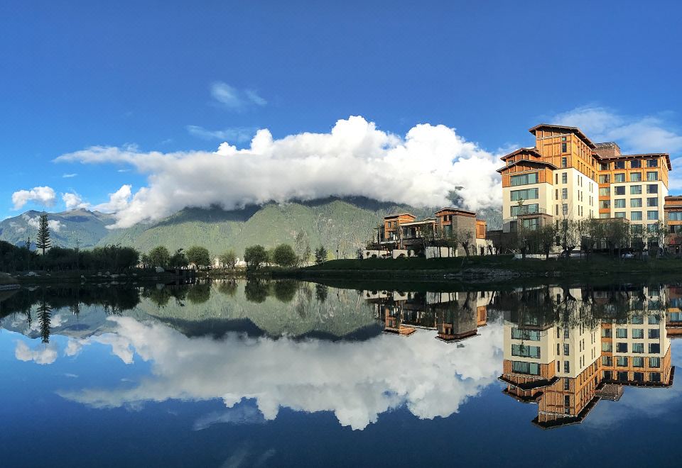 Grand House Tingyue LinzhiHotel Overview