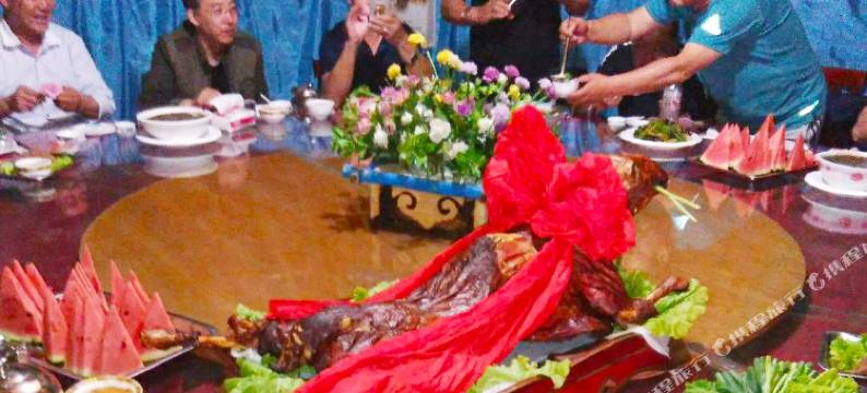 额尔塔拉蒙古包绿色庄园图片