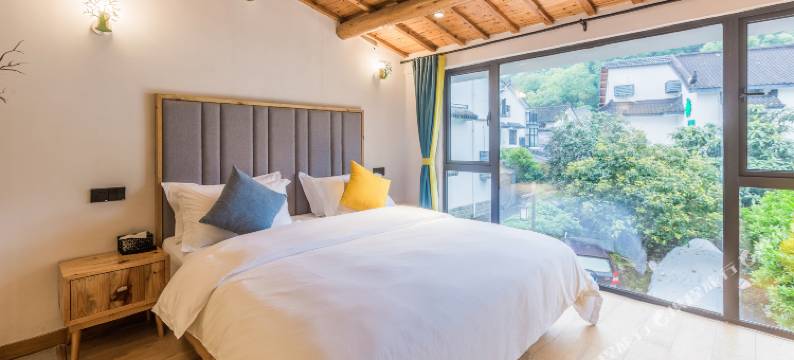 杭州毕竟西湖民宿(雷峰塔花港观鱼店)图片