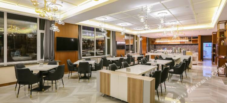 哈尔滨冰雪大世界龙川路地铁站亚朵酒店图片