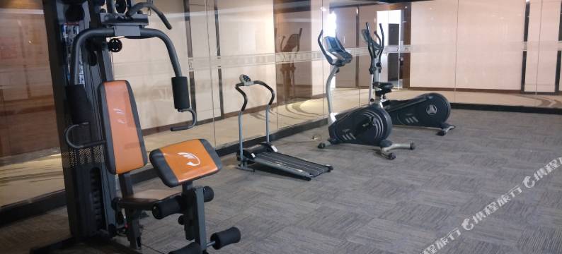 陆丰鼎尊商务酒店(东海岁宝百货幸福广场店)图片