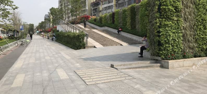 深圳龙岗筑梦者民宿(杨美地铁站店)图片