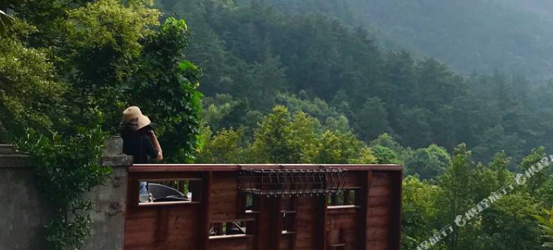 衡山半山腰郡玉山庄图片