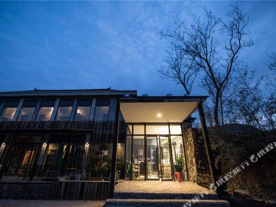 慎点！卡拉菲奥里碰着膝盖重伤，韧带半月板全断，前景堪忧(里卡尔众·卡拉菲奥里)