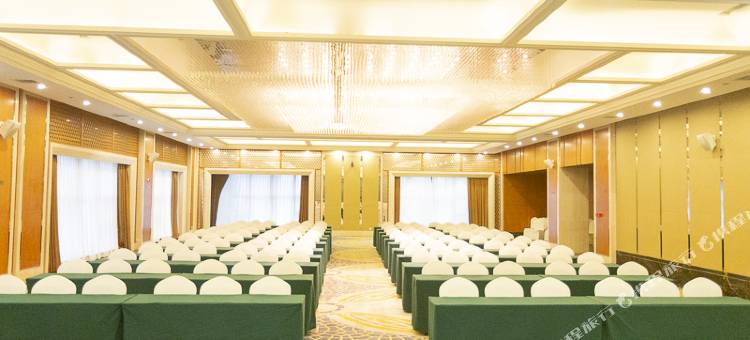 乐至宏扬·玲路酒店图片