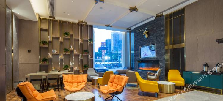 宜尚PLUS酒店(武汉东湖学院大花岭地铁站店)图片