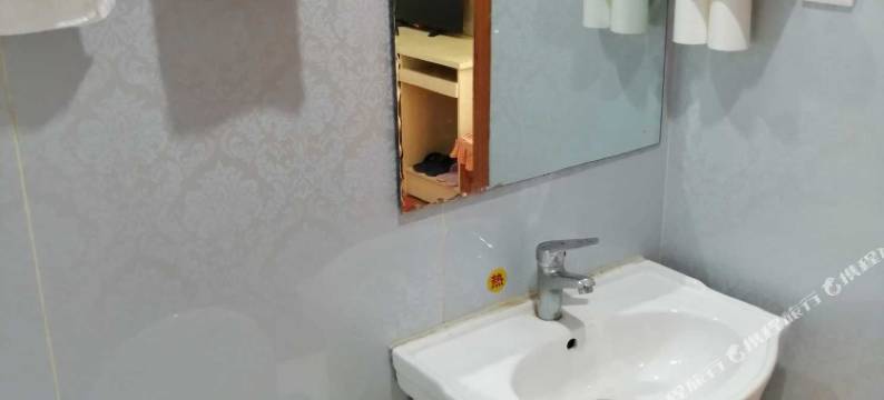 南京金骄宾馆(东南大学成贤学院泰山新村地铁站店)图片