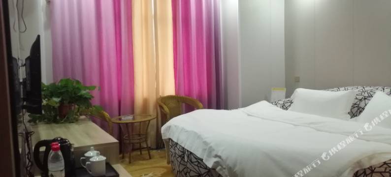 鸿源酒店(河南建院地铁站店)图片