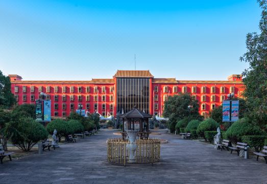 上善花园酒店（武汉珞喻路东湖风景区店）外景图