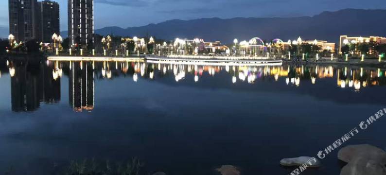 远古大酒店(元谋西站远古温泉水世界店)图片