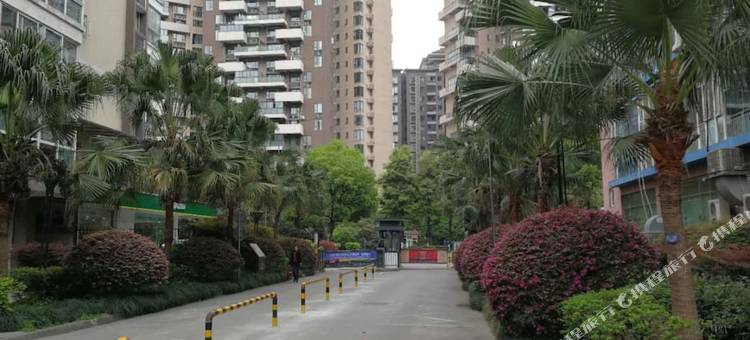 成都地铁直达春熙路宽窄锦里熊猫基地独立公寓图片