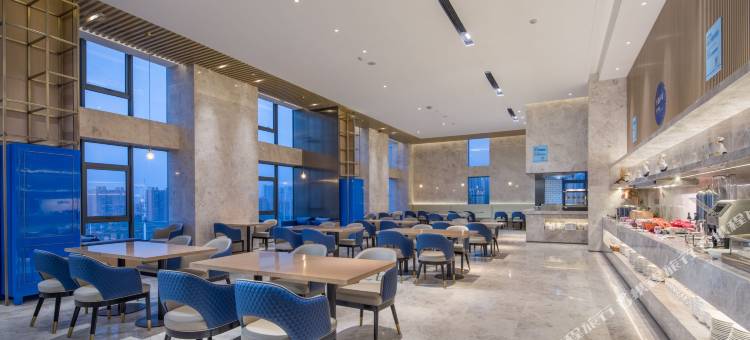 南昌西站智选假日酒店(绿地国际博览中心店)图片