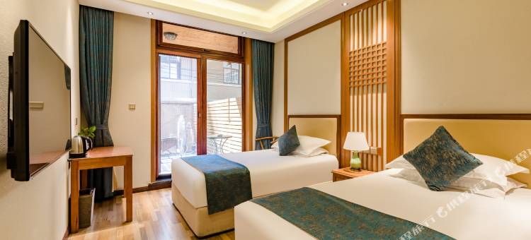 花筑·安泊墅语酒店(台东步行街店)图片