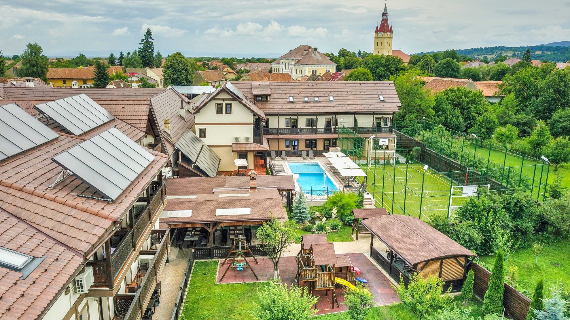 Conacul Ambient Over view