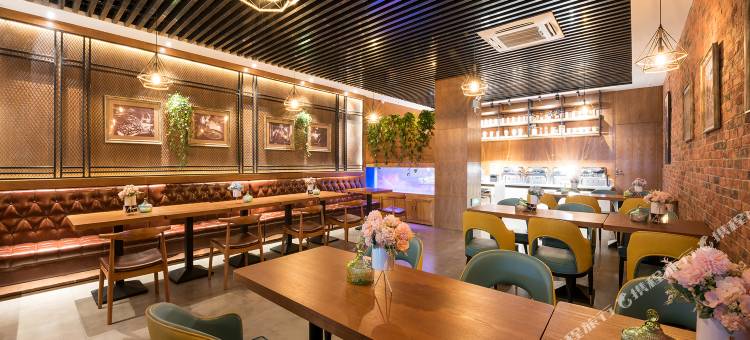 缦咖时光酒店(北京鸟巢红军营地铁站店)图片