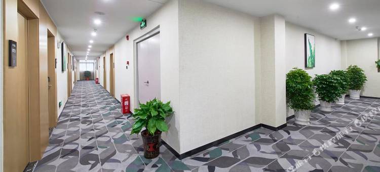 尚特优品酒店(咸宁通山政府广场客运站店)图片