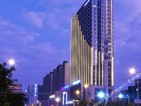 钦州奥林酒店(长融世贸广场钦州东站店)