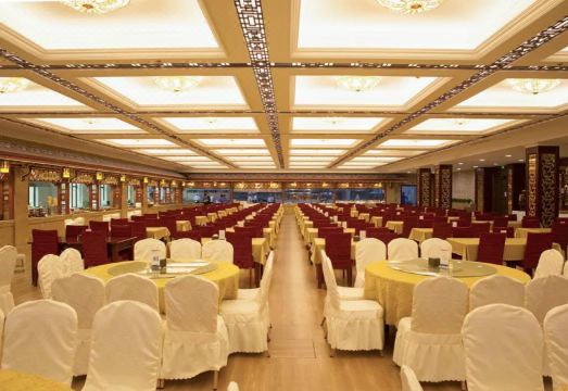 Right banner lingshui hot spring hotel Hotel Overview