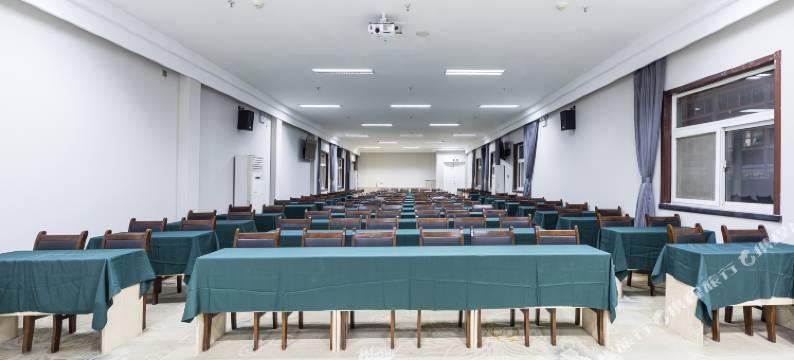 非繁城品酒店(郑州记忆油画厂创意园沙口路地铁站店)图片