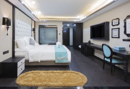 Xana Hotelle (Shangqiu High Speed Railway Station)Hotel Overview